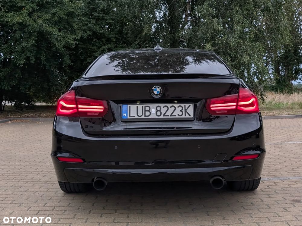 BMW Seria 3 320i - 16