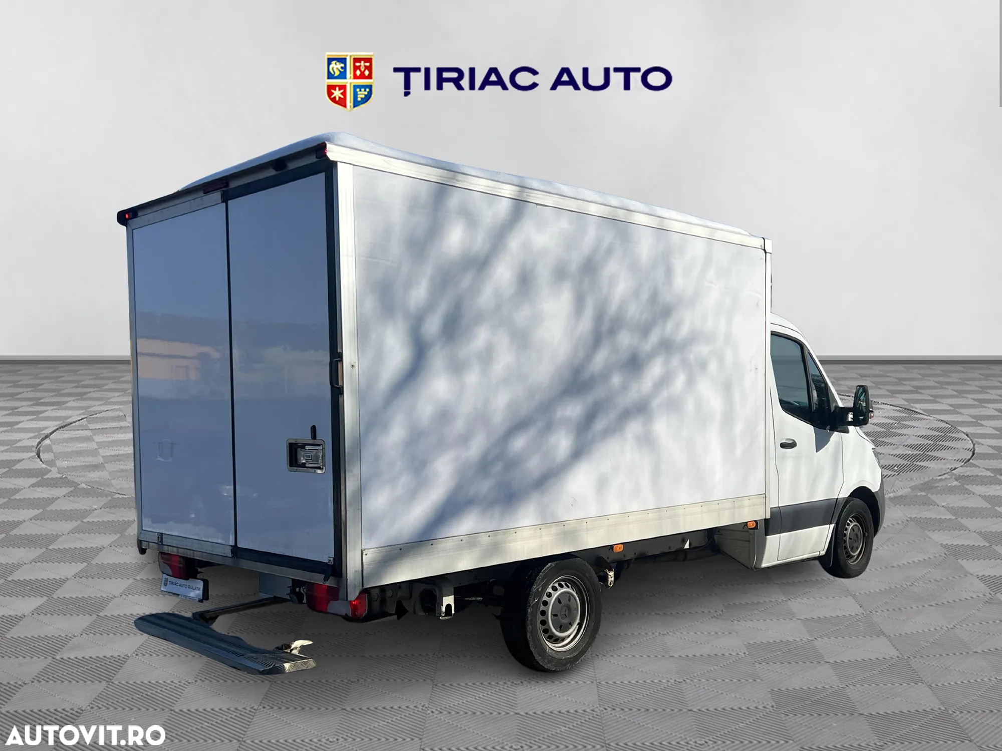 Mercedes-Benz Sprinter - 5