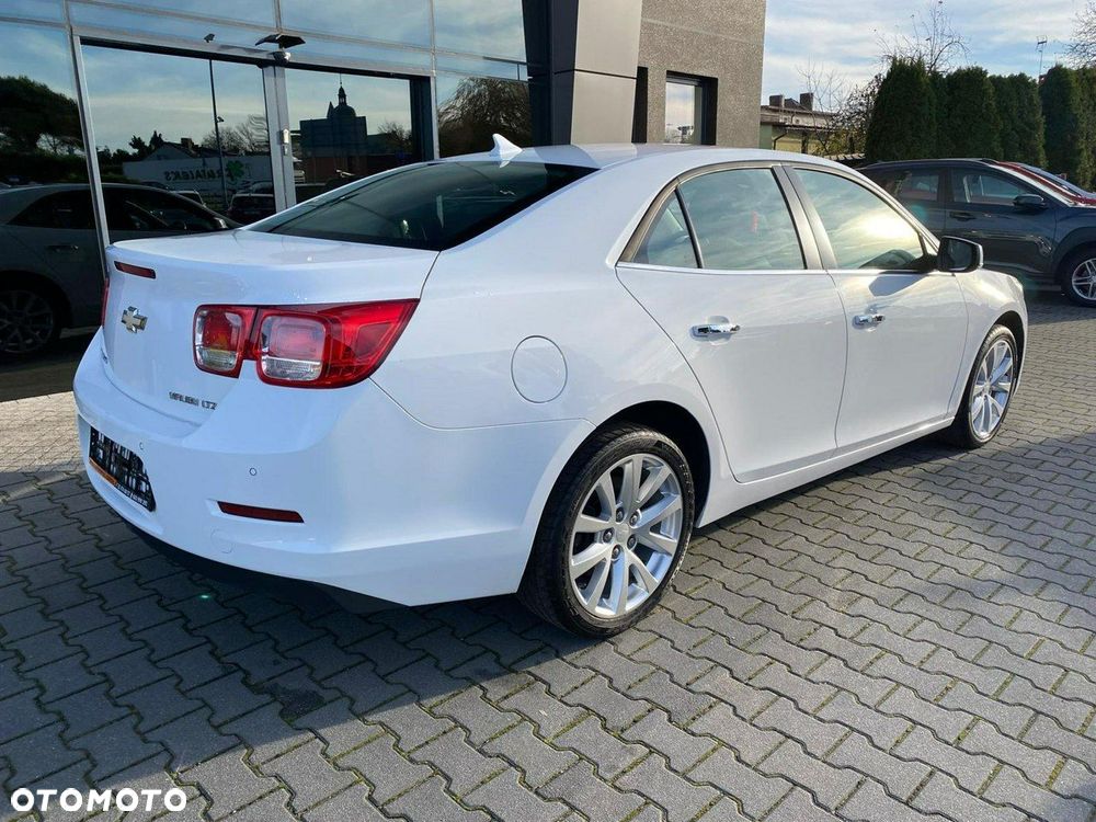 Chevrolet Malibu - 4