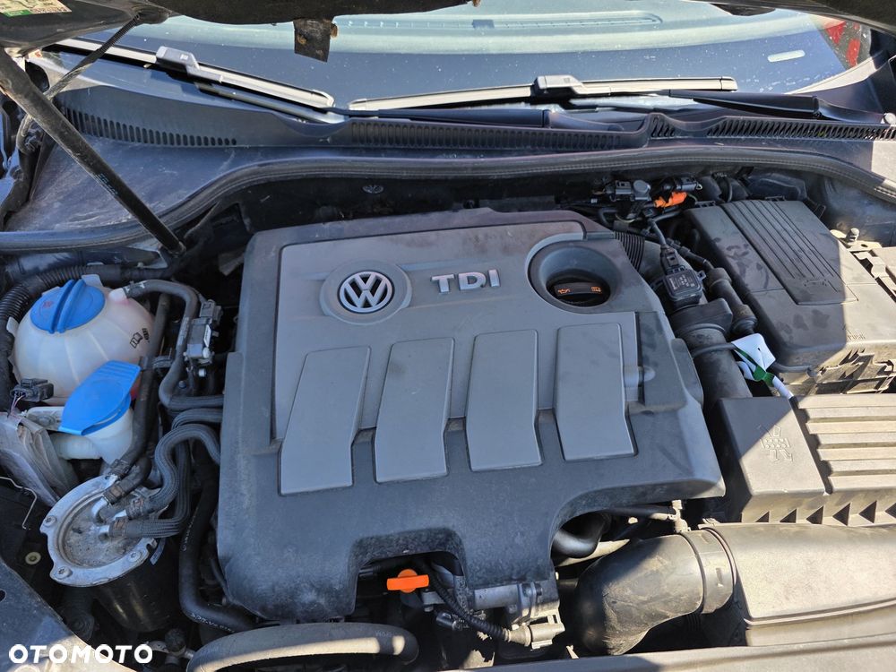 Volkswagen Golf 1.6 TDI BlueMot Comfortline DSG - 19