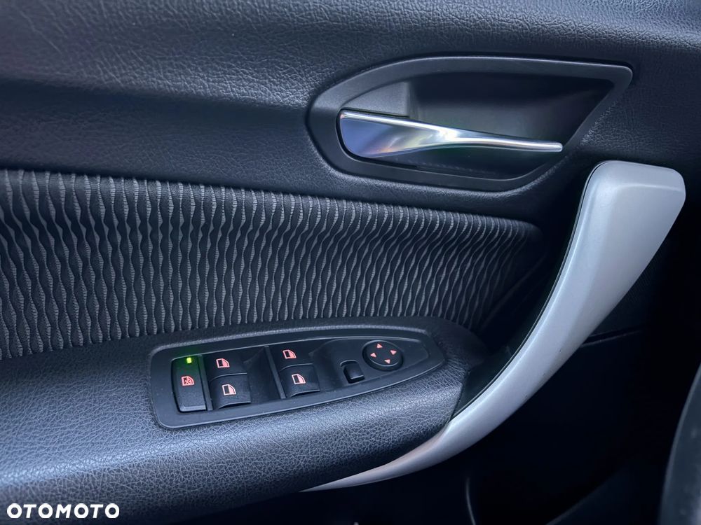 BMW Seria 1 118i Edition Metropolitan - 19