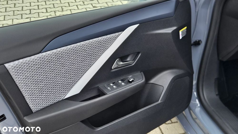 Opel Astra 1.2 T mHEV Edition eDTC - 13