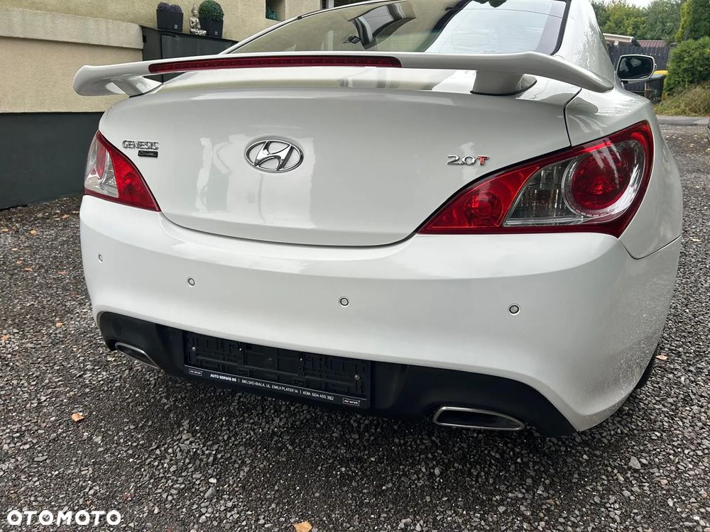 Hyundai Genesis Coupe 2.0 T - 9