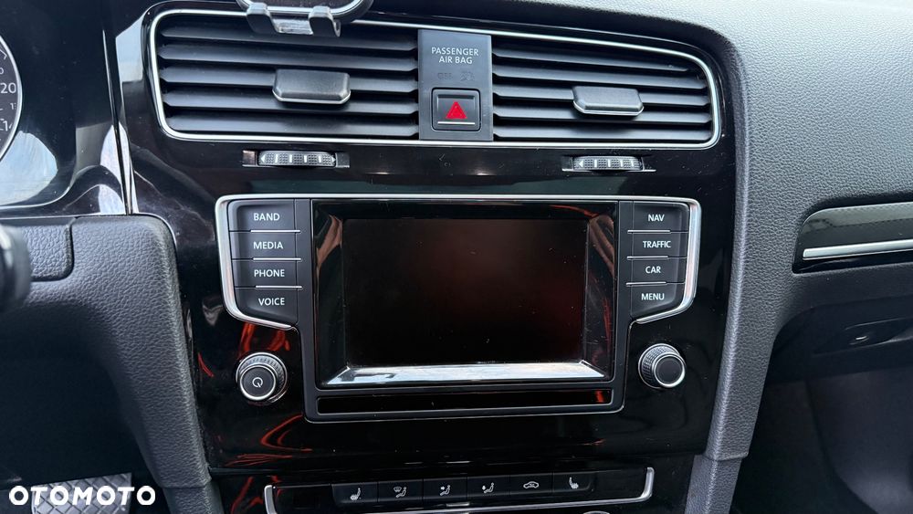 Volkswagen Golf 2.0 TDI BlueMotion Technology DSG Highline - 16