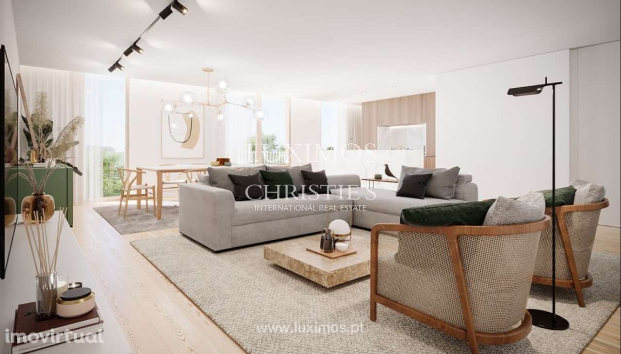 Apartamento T3 com varandas, para venda, no Porto - Grande imagem: 3/12