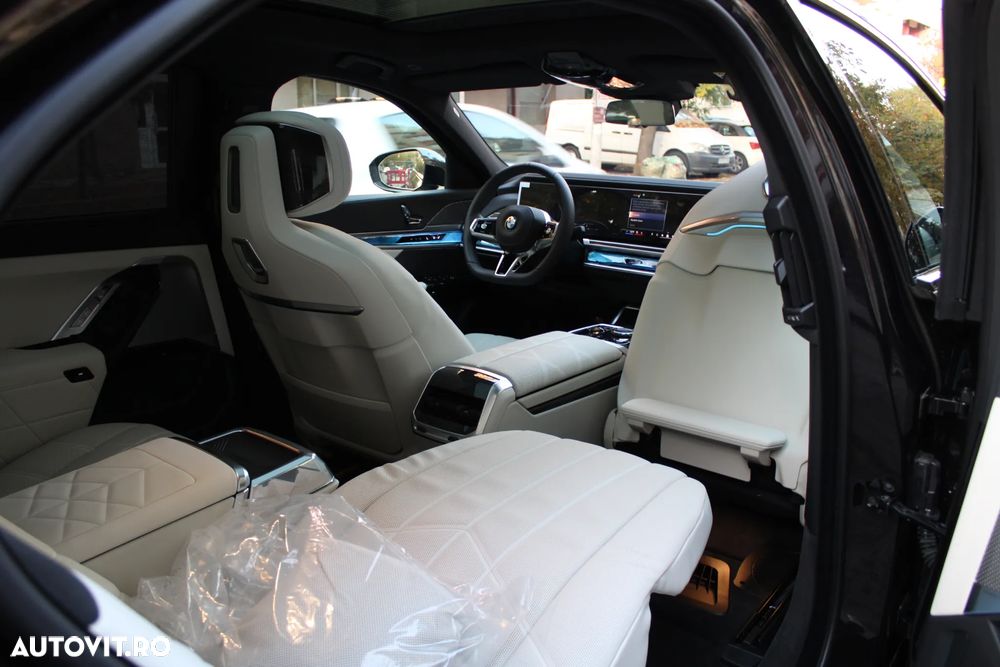 BMW Seria 7 740d xDrive MHEV - 11