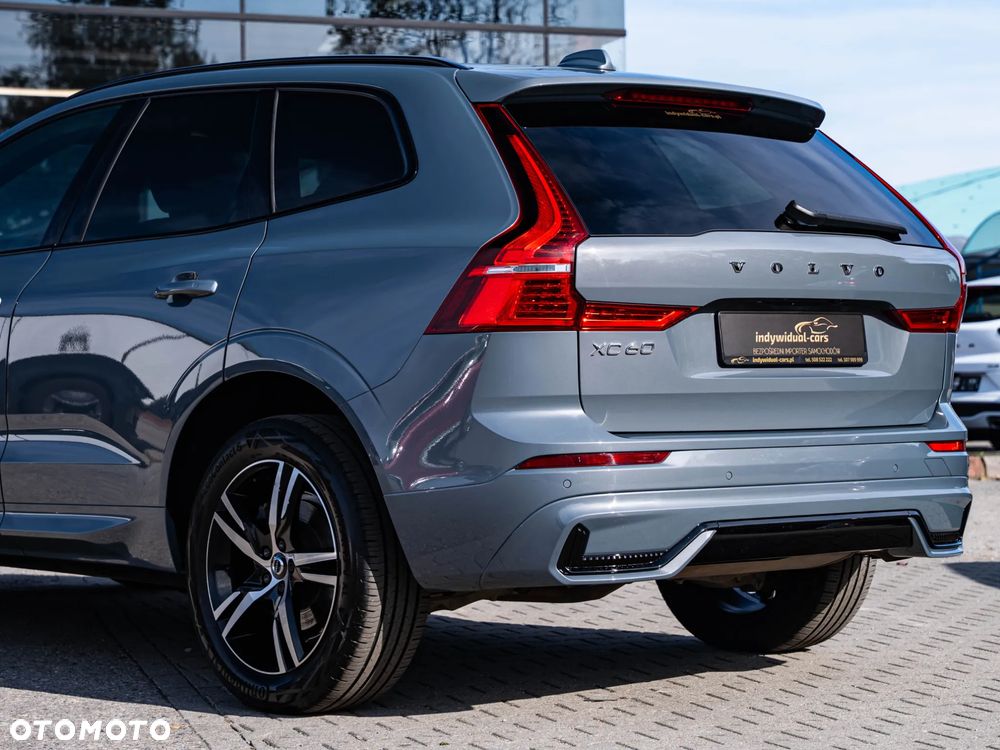 Volvo XC 60 B4 D Plus Dark - 12