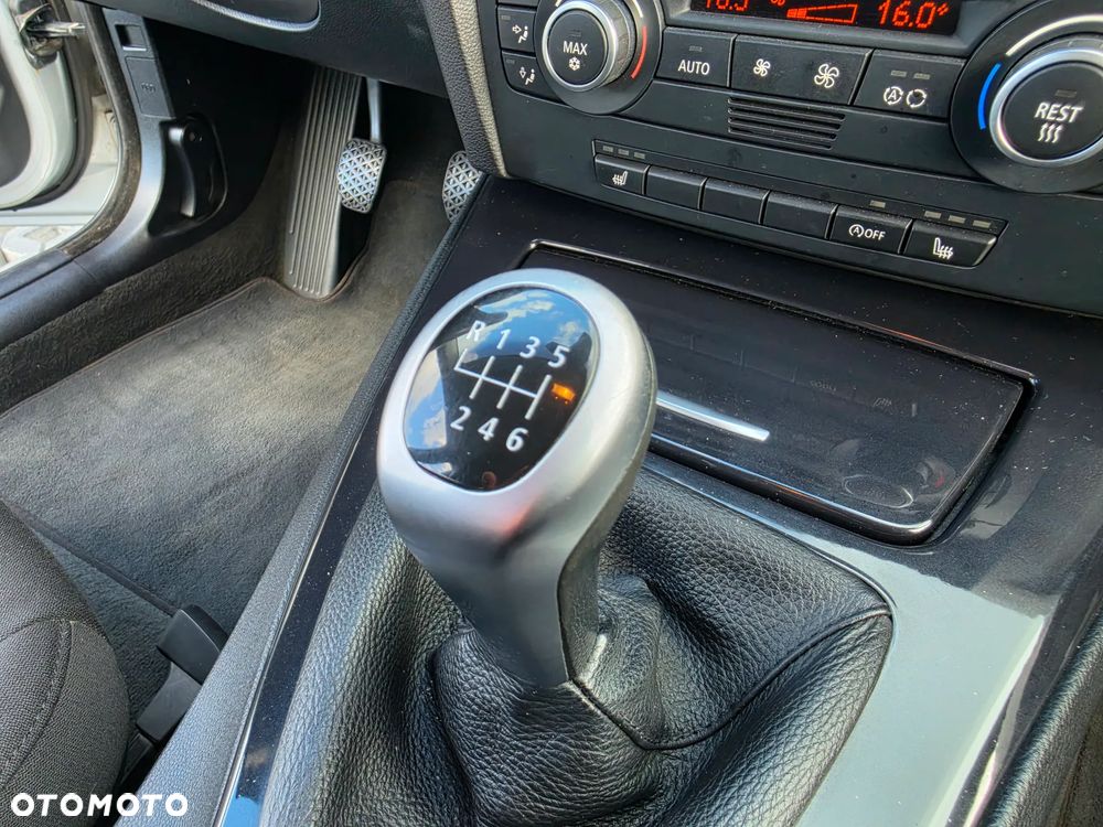 BMW Seria 3 318d DPF - 15