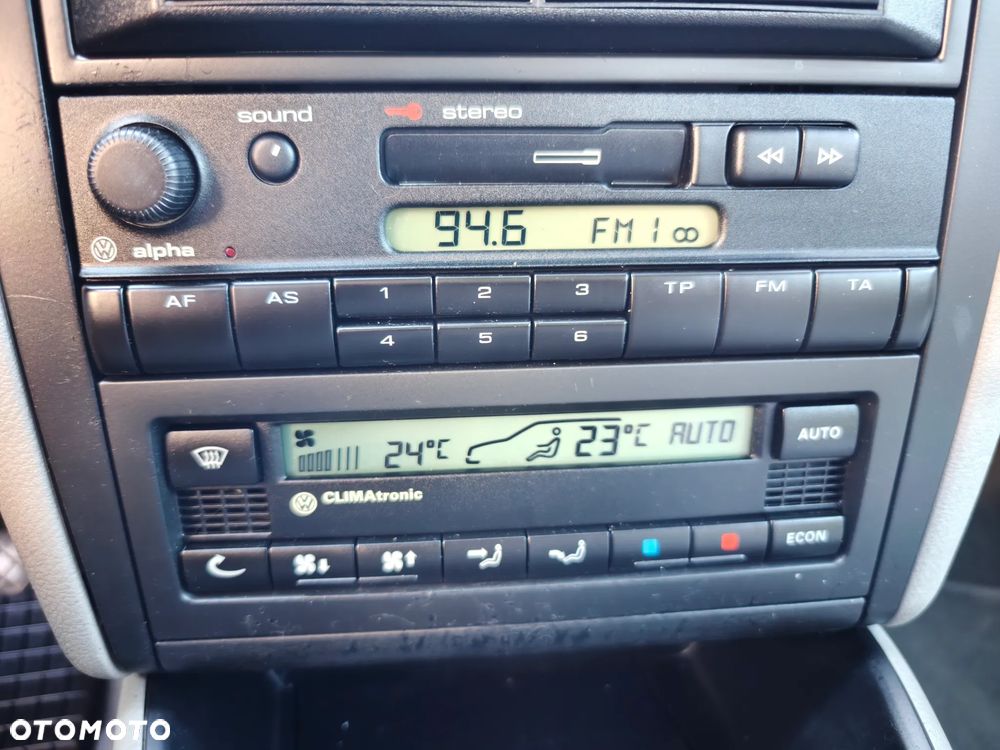 Volkswagen Golf - 6