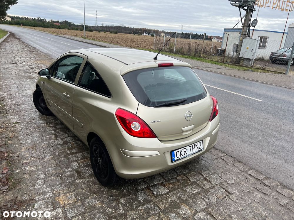 Opel Corsa 1.4 16V Edition - 4