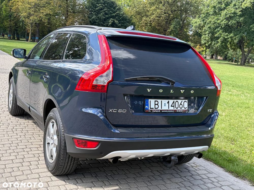 Volvo XC 60 T5 Powershift Momentum - 4
