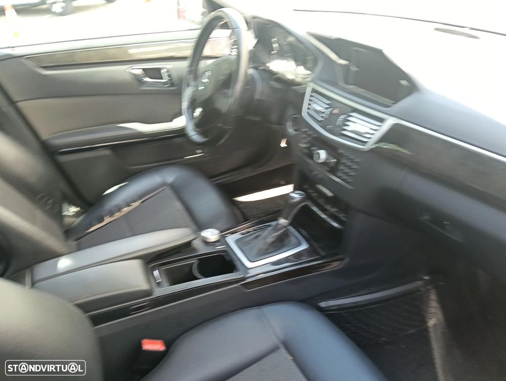 Mercedes-Benz E 250 CDI Avantgarde BE Auto. - 23