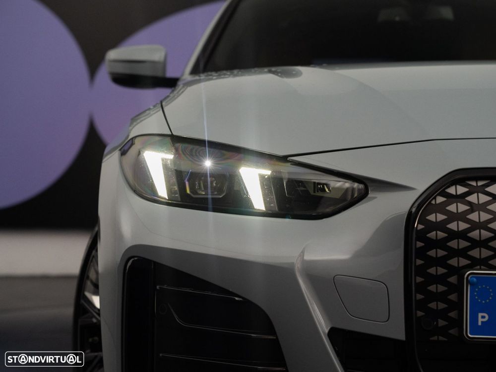BMW i4 - 10