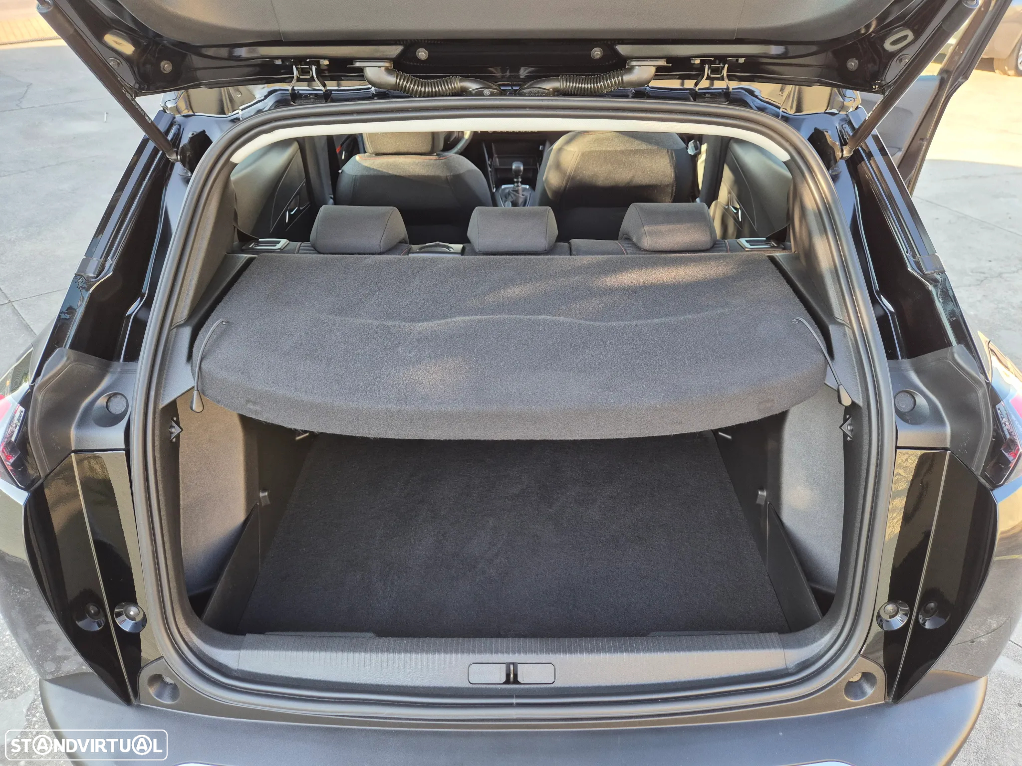 Peugeot 2008 1.2 PureTech Active Pack - 40