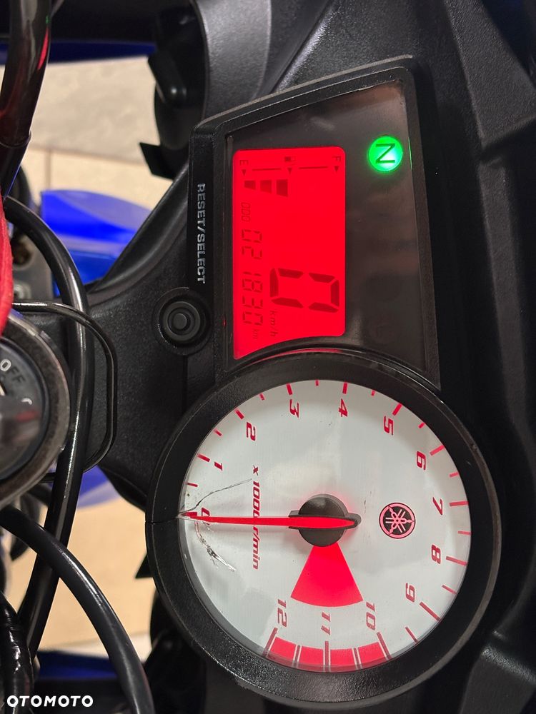 Yamaha YZF - 11