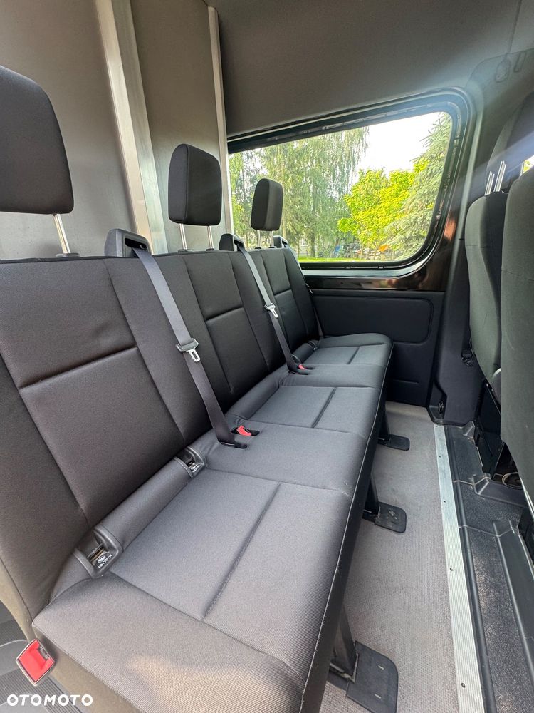 Mercedes-Benz Sprinter - 16