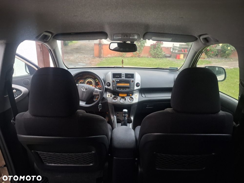 Toyota RAV4 - 4