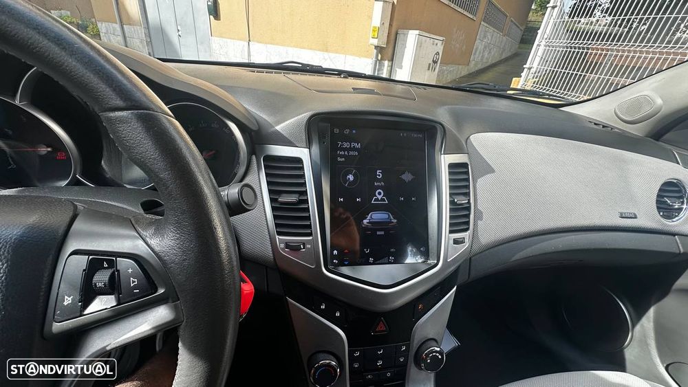 Chevrolet Cruze 1.6 LS - 3