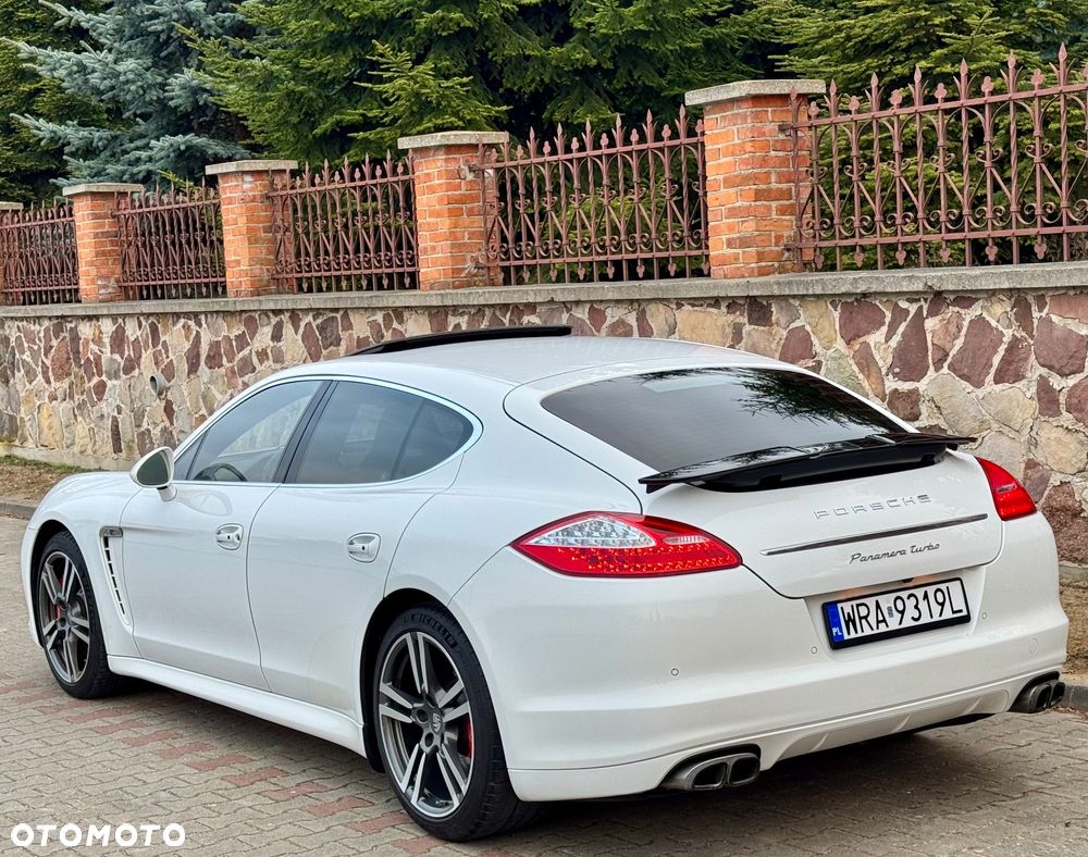 Porsche Panamera - 4