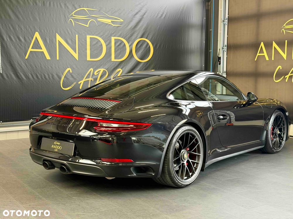 Porsche 911 Carrera 4 GTS PDK - 12