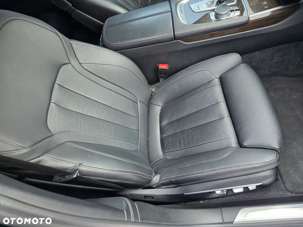 BMW Seria 7 740Li - 13