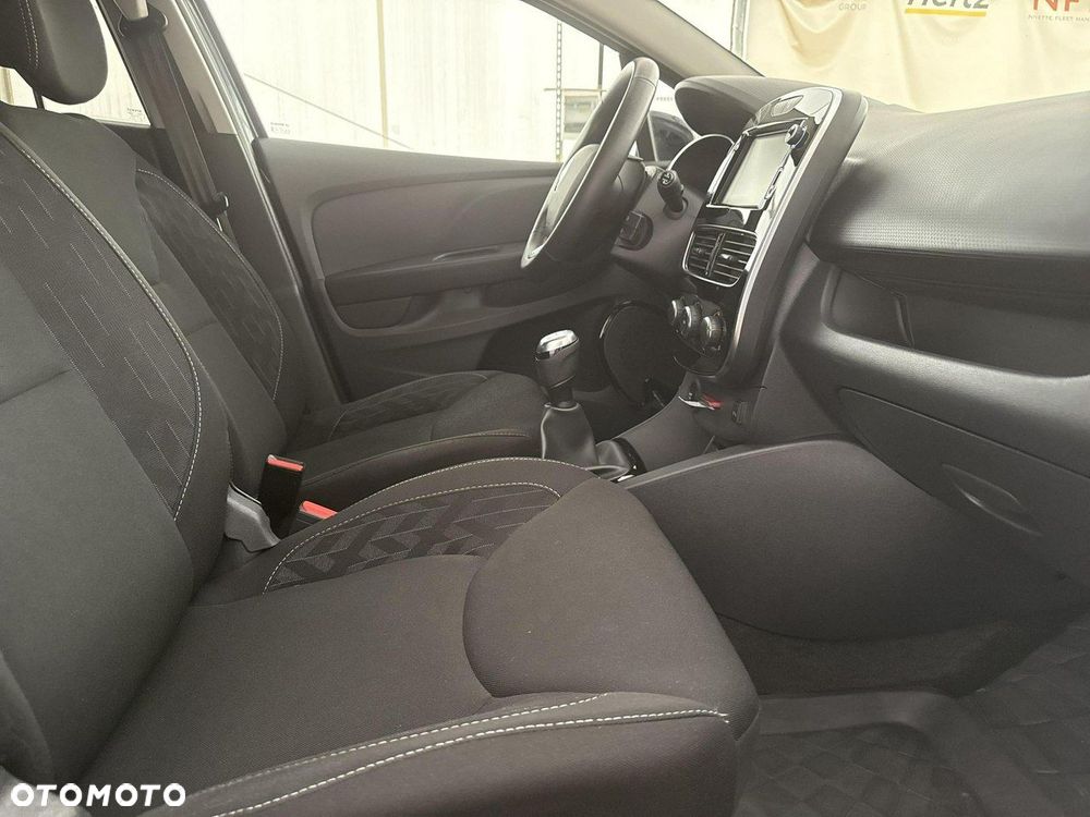 Renault Clio - 22