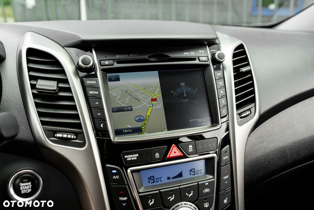 Hyundai i30 blue 1.6 GDI DCT Premium - 35