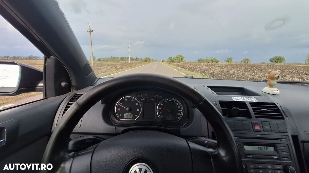 Volkswagen Polo - 4