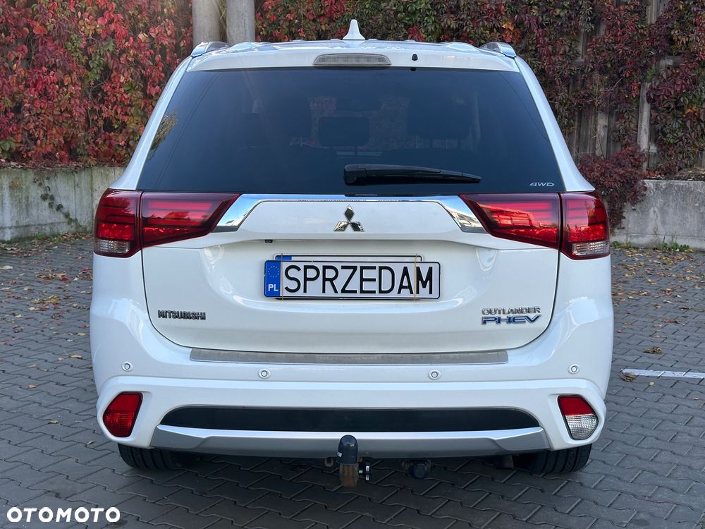 Mitsubishi Outlander - 6