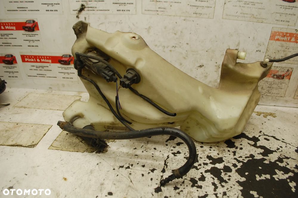 ZBIORNICZEK SPRYSKIWACZY XENON 8E0955451AN AUDI A4 B7 B68E0955451AG - 2