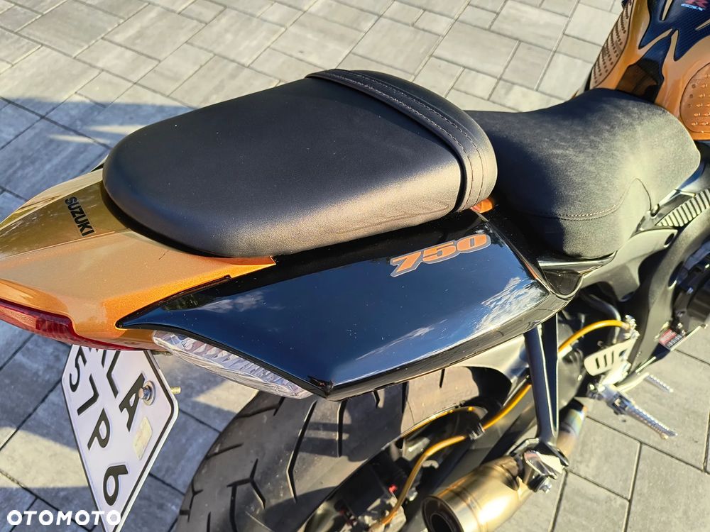 Suzuki GSX-R - 10