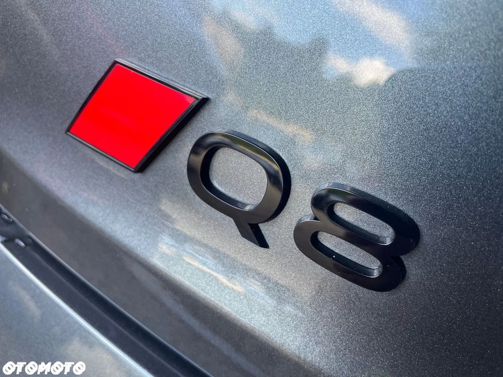 Audi Q8 Sportback e-tron - 1