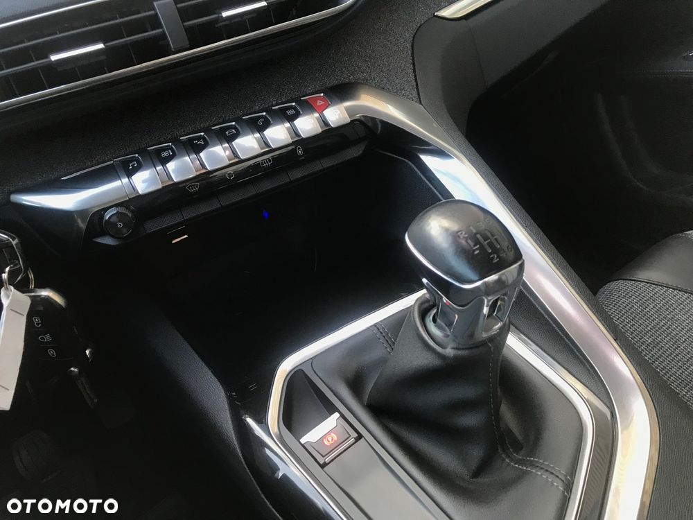Peugeot 3008 1.5 BlueHDi Allure S&S - 28