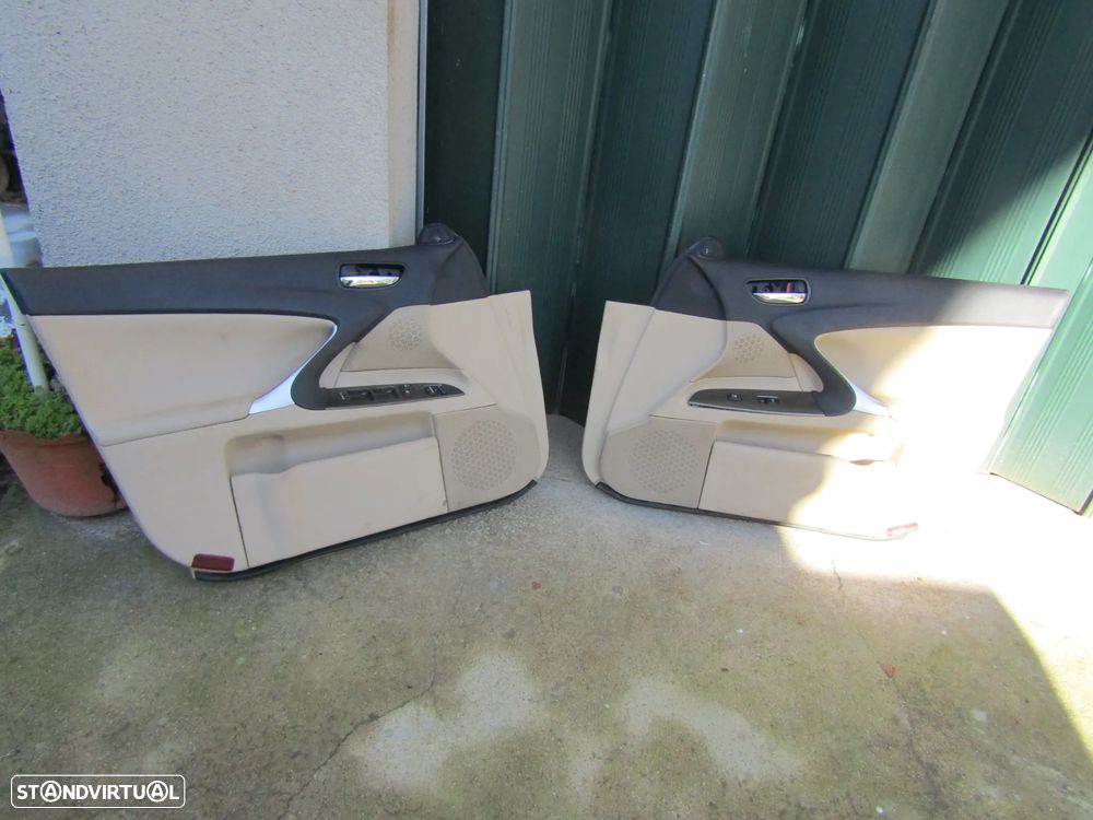 Forras (quartelas) das portas LEXUS IS 220 / 350 ano 2006 a 2011 - 2