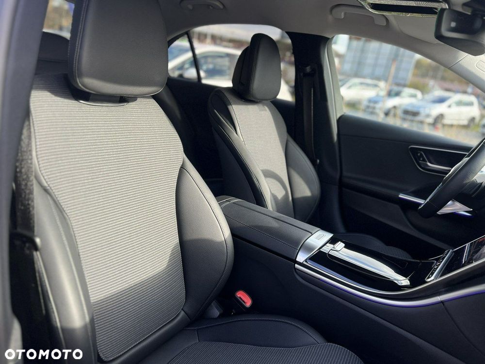 Mercedes-Benz Klasa C 180 mHEV Avantgarde - 36