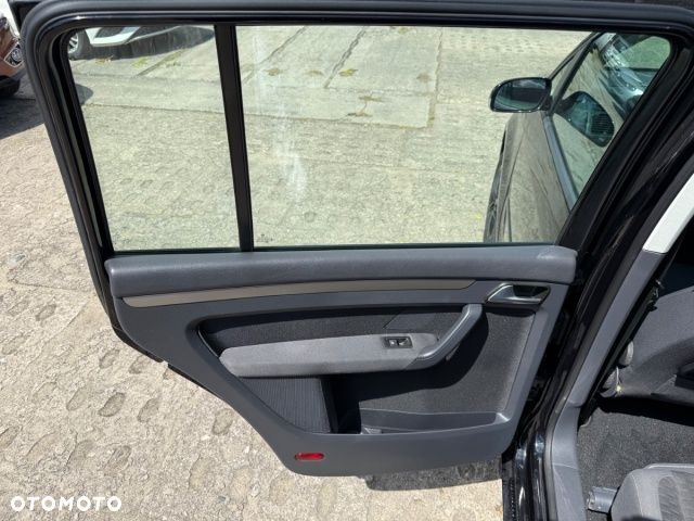 Volkswagen Touran - 18