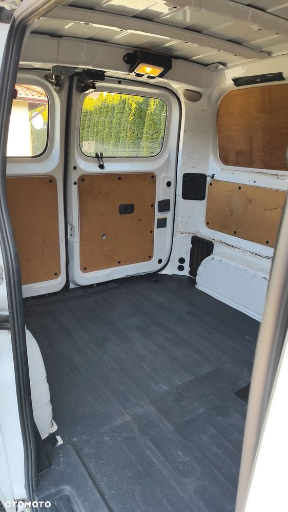 Nissan NV 200 - 24