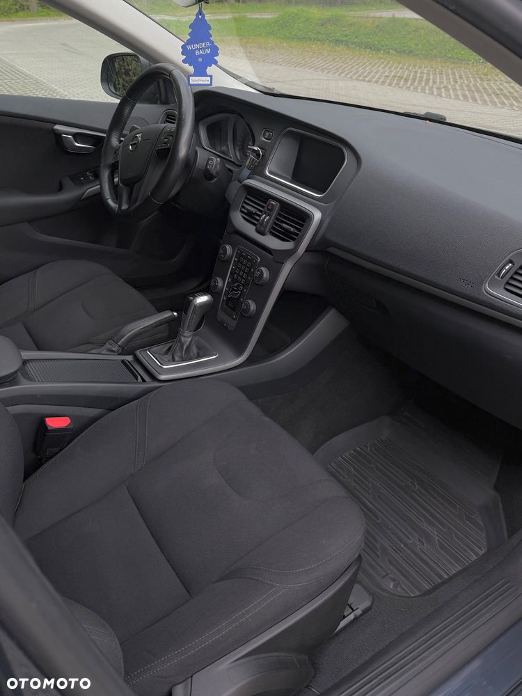 Volvo V40 D2 Inscription - 8