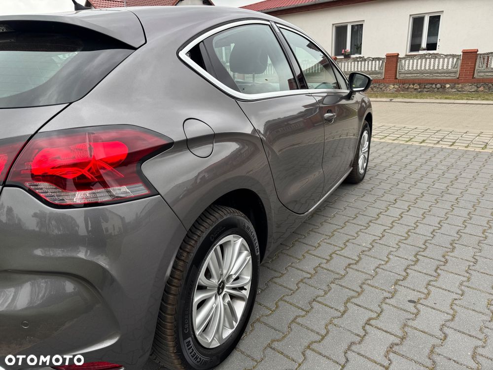 Citroën DS4 e-HDi 115 Chic - 14