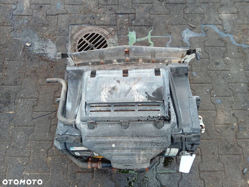 PAS PRZEDNI CHŁODNICE CHEVROLET CORVETTE C4 LIFT - 6