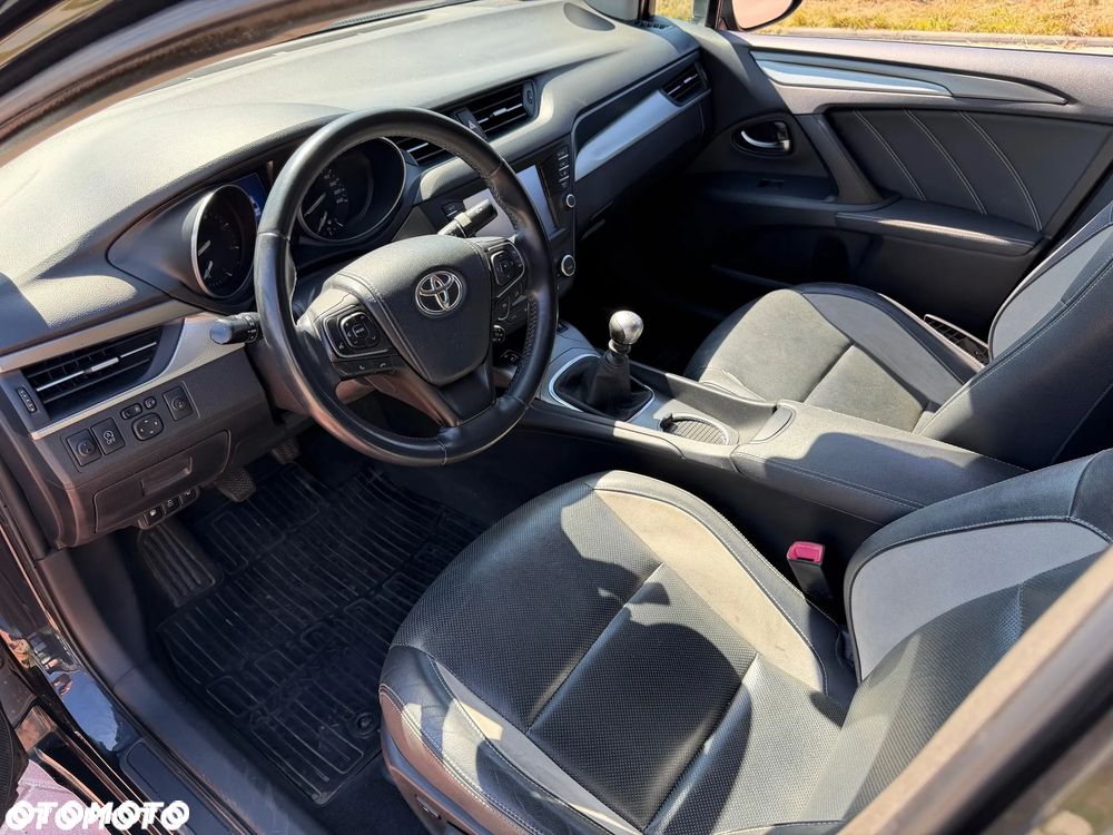 Toyota Avensis 2.0 D-4D Premium - 15