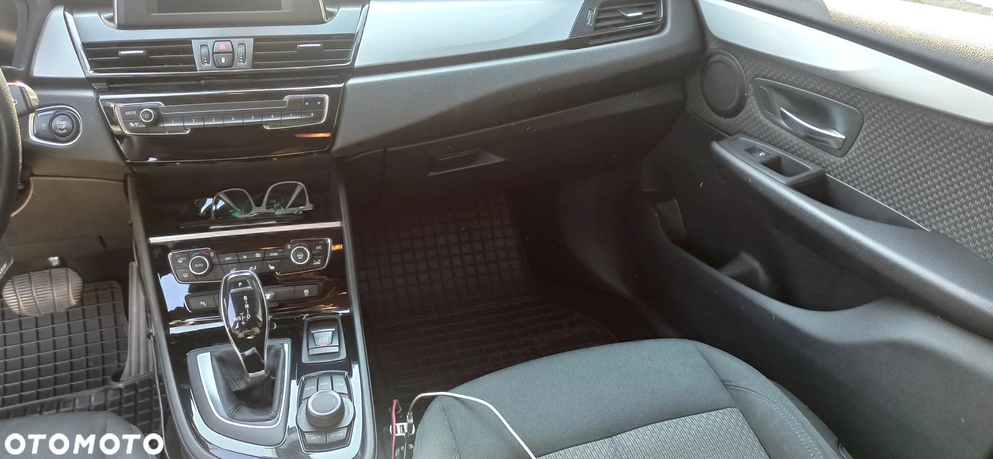 BMW Seria 2 218d - 11