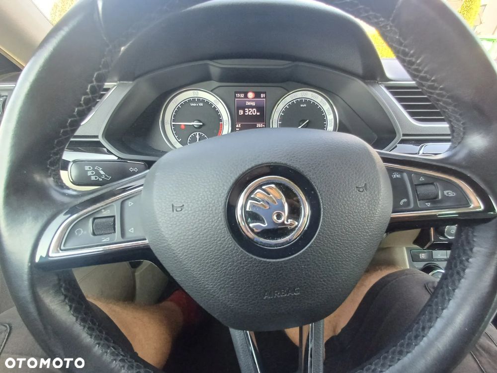 Skoda Superb 2.0 TDI 4x4 L&K DSG - 36