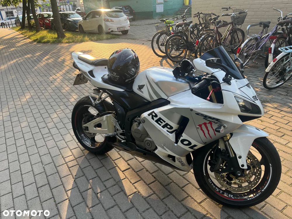Honda CBR - 8