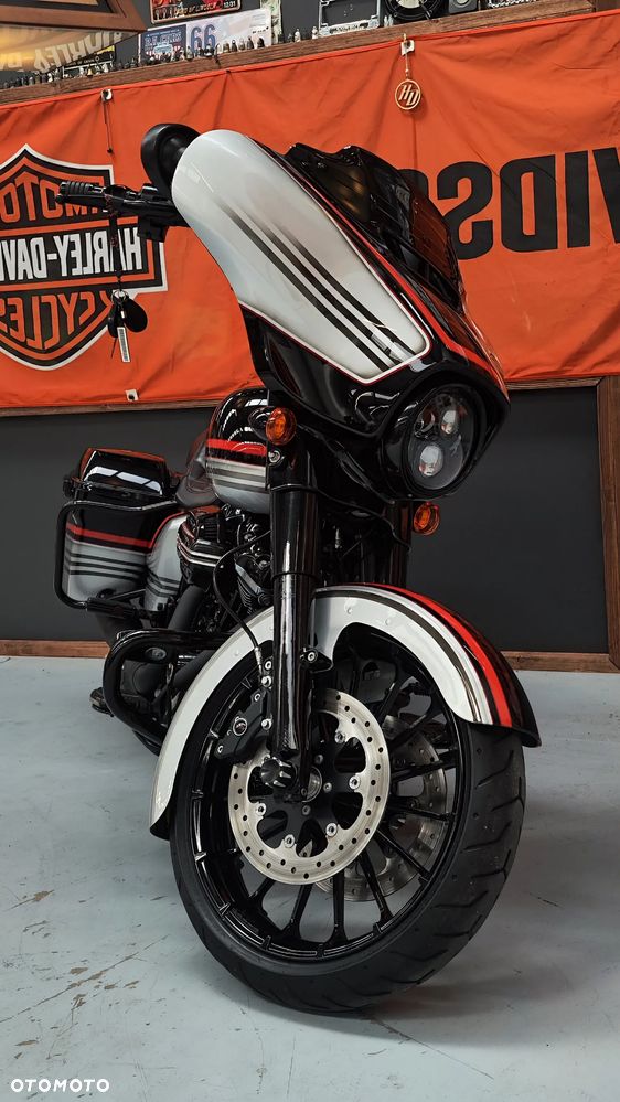 Harley-Davidson Touring Street Glide - 3