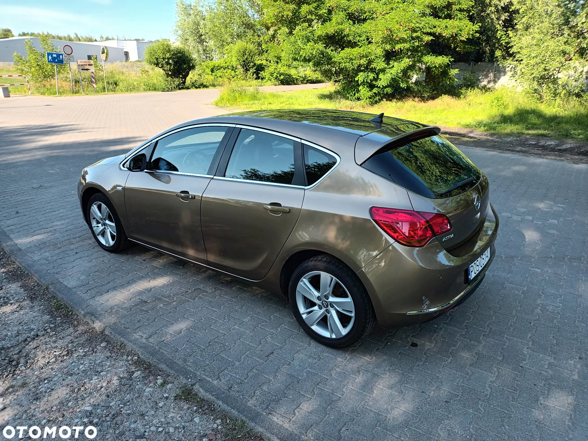 Opel Astra IV 1.4 T Cosmo - 6