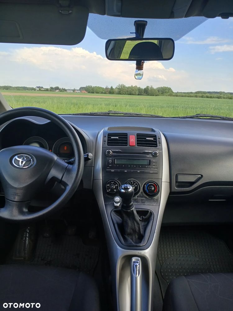 Toyota Auris 1.4 D-4D Terra - 7
