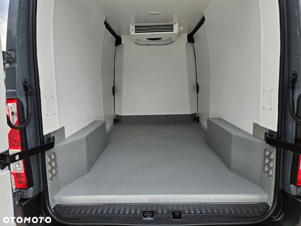 Renault MASTER L2H2 Chłodnia / Mroźnia 230V 2x boczne drzwi 32tyś km SalonPL FV23% - 9