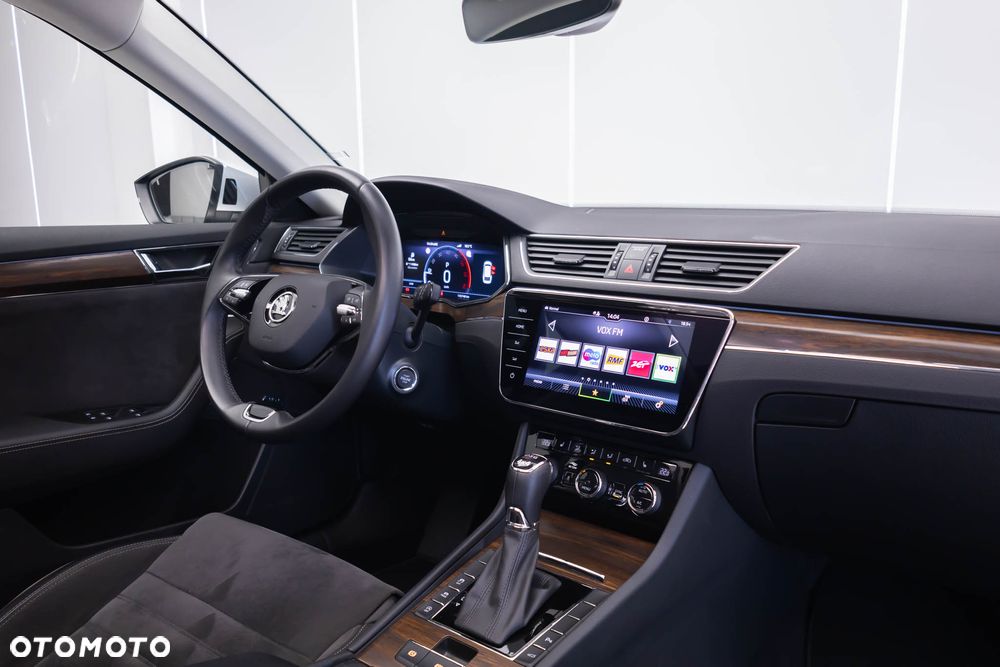 Skoda Superb 2.0 TDI 4x4 DSG Scout - 23
