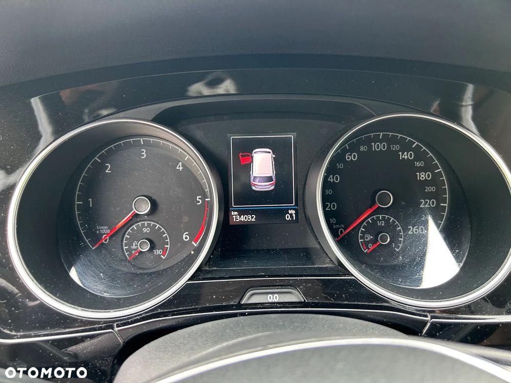 Volkswagen Touran 2.0 TDI BMT Highline DSG - 38